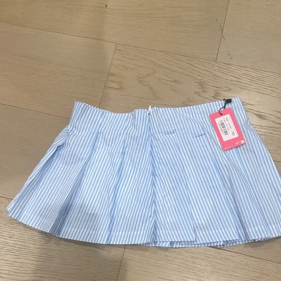 NWT Edikted Nera Light Blue and White Striped Skirt - Picture 3 of 3